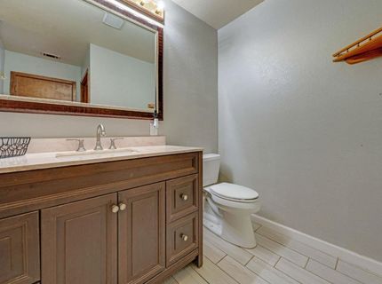 8797 Valley Oak Ln, Elk Grove, CA 95624 Photo