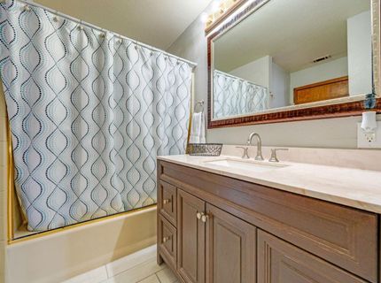 8797 Valley Oak Ln, Elk Grove, CA 95624 Photo