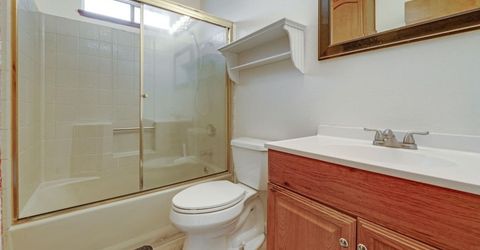 8797 Valley Oak Ln, Elk Grove, CA 95624 Photo