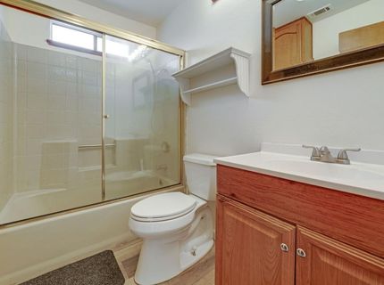 8797 Valley Oak Ln, Elk Grove, CA 95624 Photo