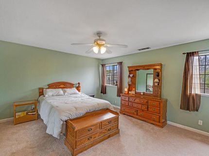 8797 Valley Oak Ln, Elk Grove, CA 95624 Photo