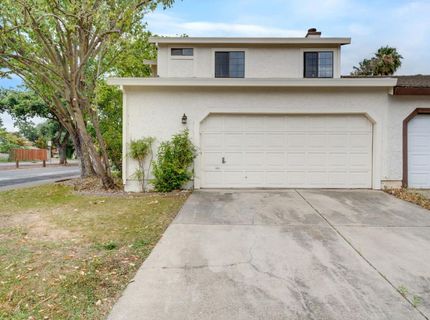 8797 Valley Oak Ln, Elk Grove, CA 95624 Photo
