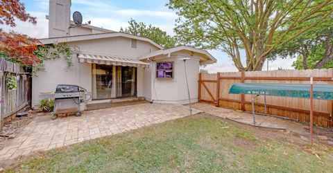 8797 Valley Oak Ln, Elk Grove, CA 95624 Photo