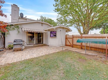 8797 Valley Oak Ln, Elk Grove, CA 95624 Photo