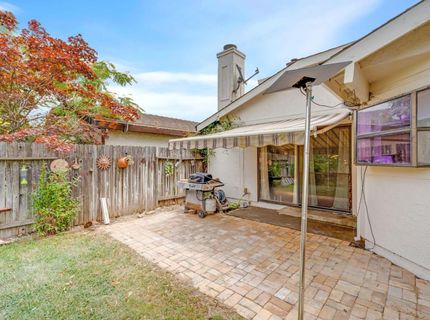 8797 Valley Oak Ln, Elk Grove, CA 95624 Photo