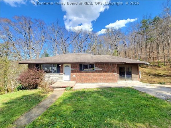 113 Park Drive, Elkview, WV 25071