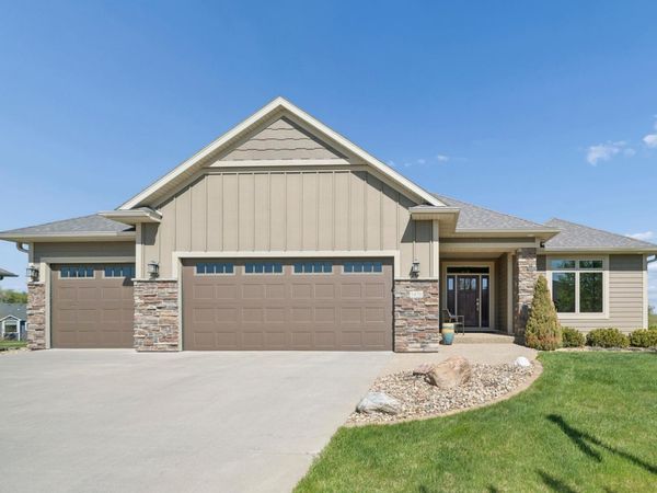1476 Century Corner Lane NE, Rochester, MN 55906