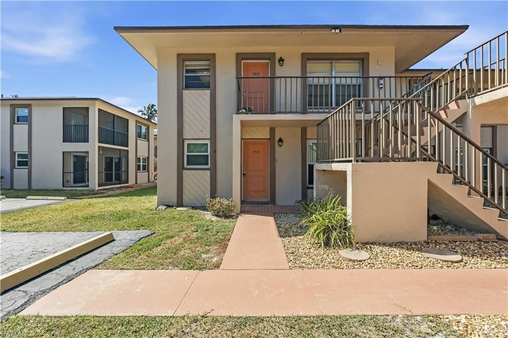 16881 Davis Rd, Unit 723, Fort Myers, FL 33908 Photo