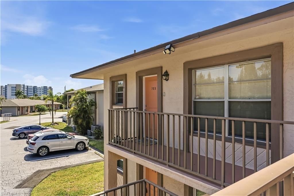 16881 Davis Rd, Unit 723, Fort Myers, FL 33908 Photo