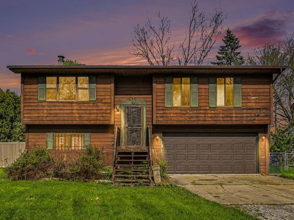 6002 Bishop Road, Lansing, MI 48911