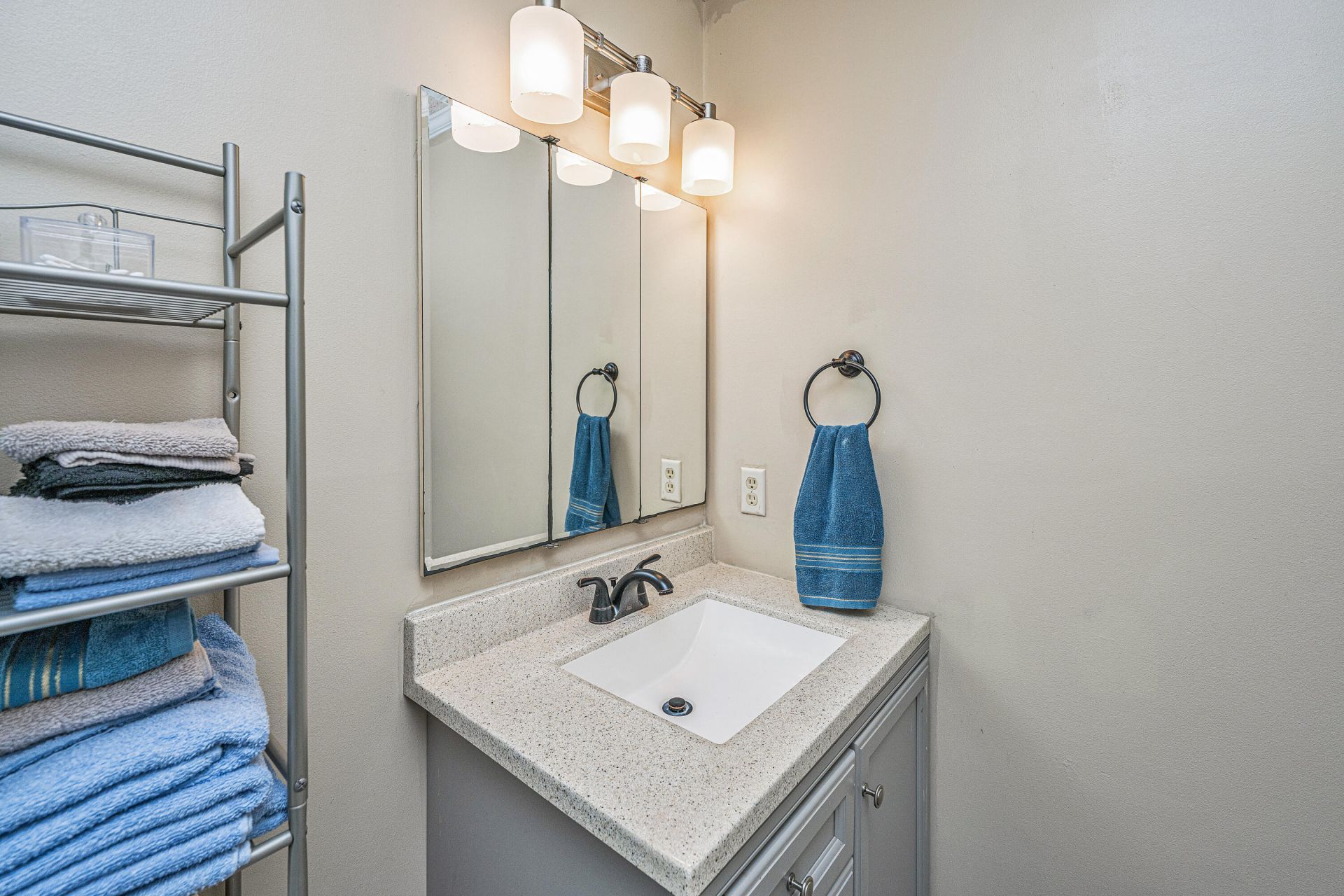 501 Greenmeadow Drive Photo 27