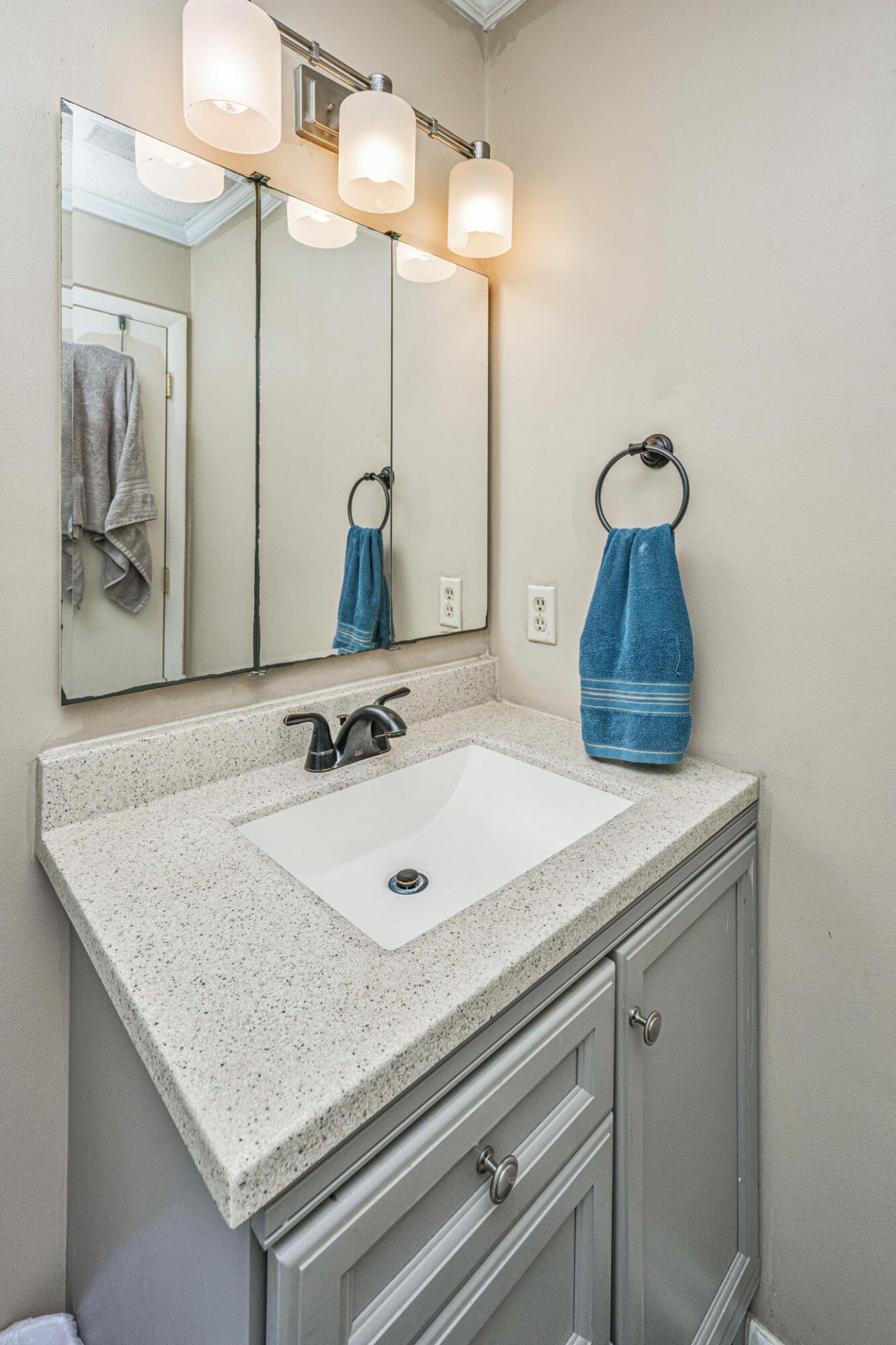501 Greenmeadow Drive Photo 28