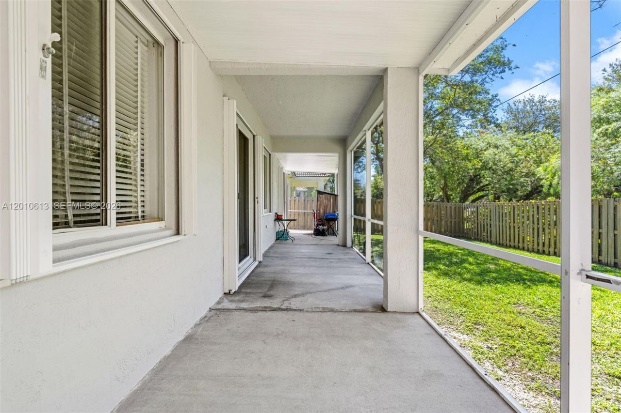 3090 SE 7th Pl, Homestead, FL 33033 Photo