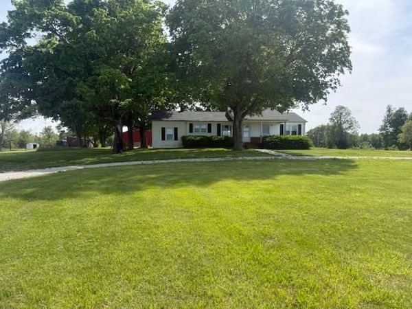5557 Dripping Springs Road , Smiths Grove, KY 42171