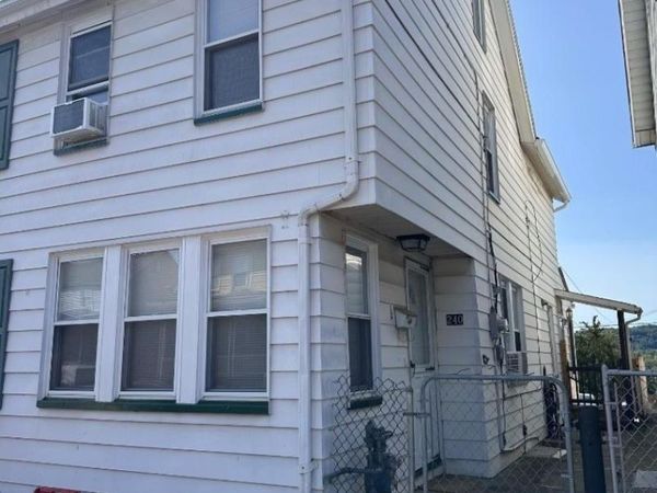 240 Chambers St, Phillipsburg, NJ 08865