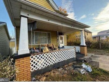 508 WATSON STREET, VANDERGRIFT, PA 15690