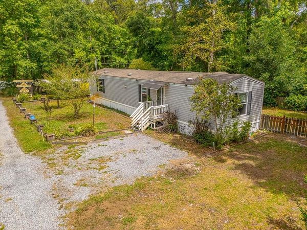 23 Louise Lane, Waverly, GA 31565