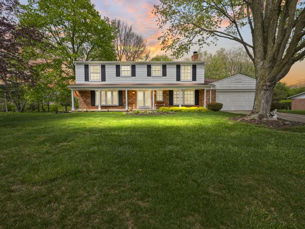 19168 Chelton Drive, Beverly Hills, MI 48025