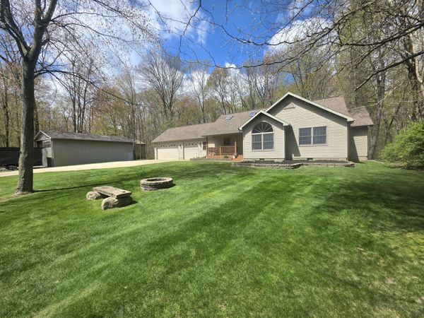 515 E General Street, Sheridan, MI 48884