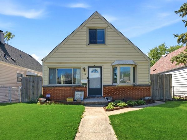 114 Geneva Avenue , Bellwood, IL 60104