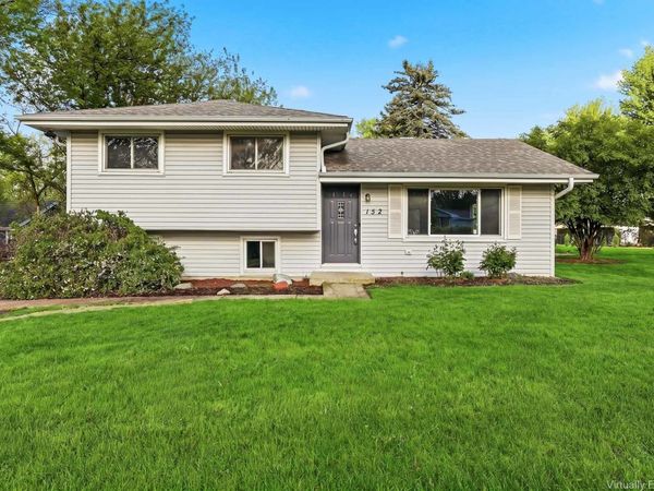 152 Skyline Drive , Carpentersville, IL 60110