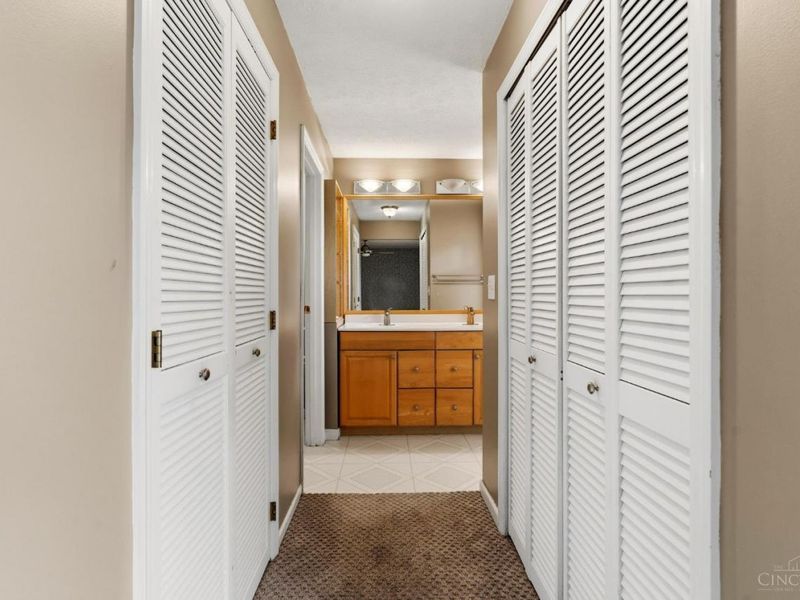9178 Woodstream Lane, Washington Township, OH 45458 Photo 8