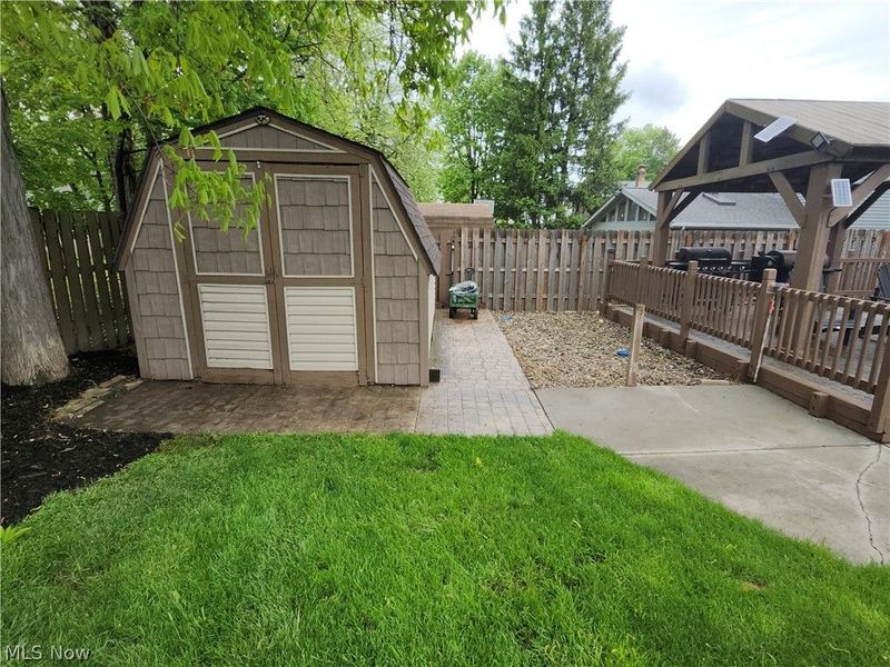 7680 ALDERSYDE Drive, Middleburg Heights, OH 44130 Photo 10