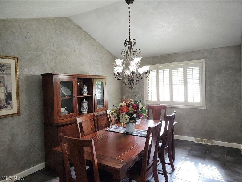 7680 ALDERSYDE Drive, Middleburg Heights, OH 44130 Photo 19