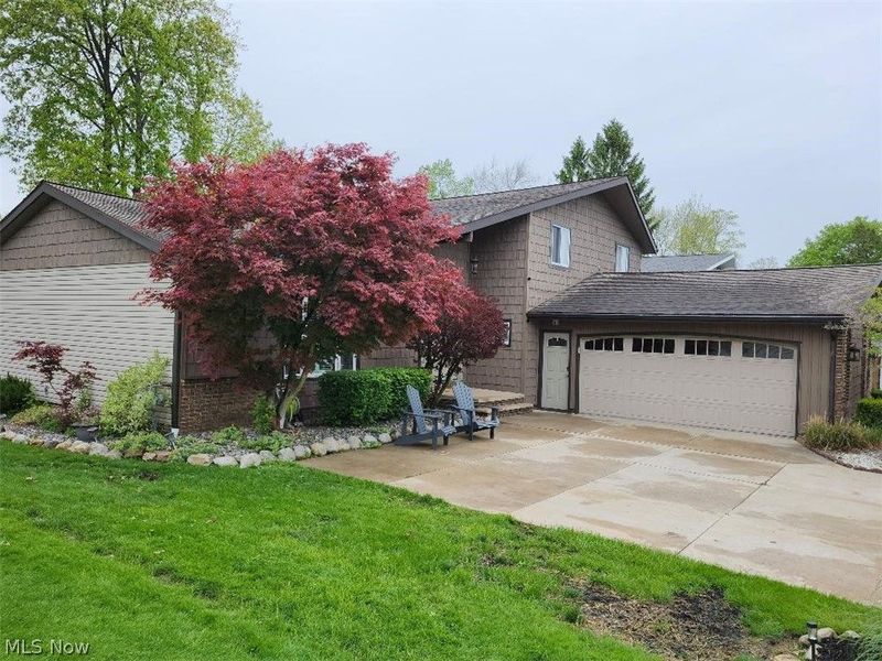 7680 ALDERSYDE Drive, Middleburg Heights, OH 44130 Photo 2