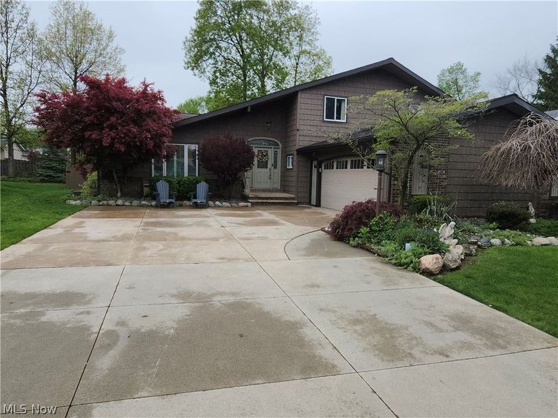 7680 ALDERSYDE Drive, Middleburg Heights, OH 44130 Photo 3