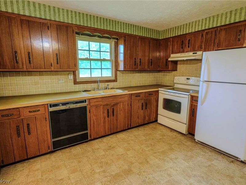 1821 Hiram Street, Louisville, OH 44641 Photo 20