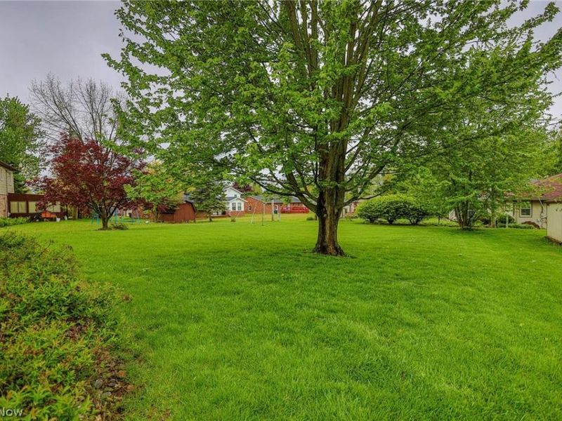 1821 Hiram Street, Louisville, OH 44641 Photo 9