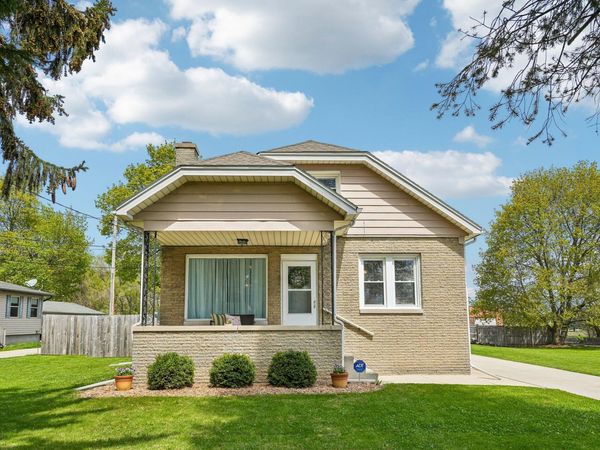 2670 4 1/2 Mile Rd, Caledonia, WI 53402