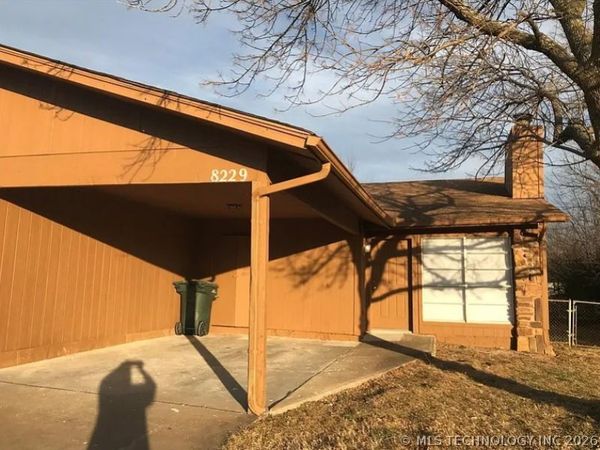 8229 N 117th East Avenue , Owasso, OK 74055