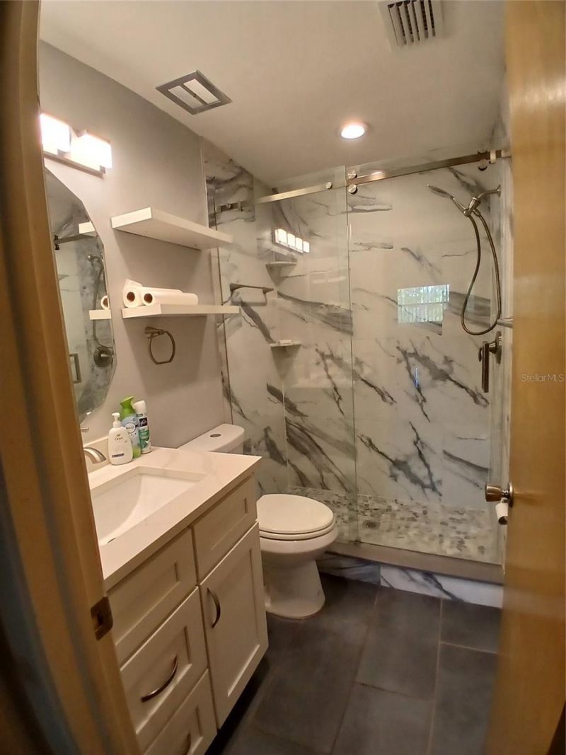 5880 38th Avenue N, Unit 304, Saint Petersburg, FL 33710 Photo