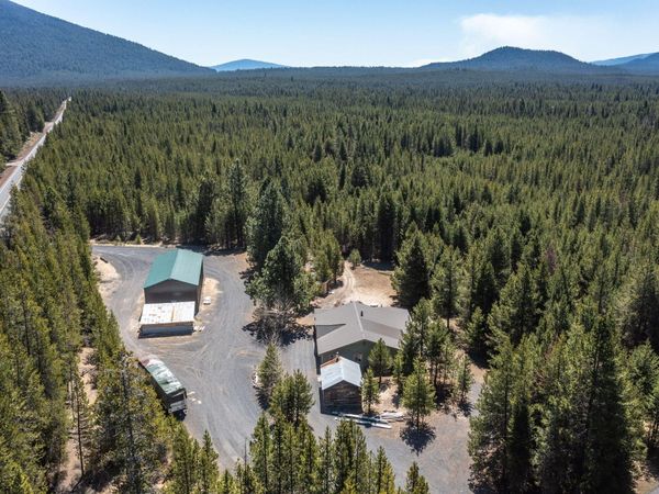 18142 Highway 58, Crescent Lake, OR 97733