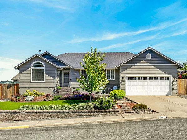 1380 Forestview Drive, Grants Pass, OR 97527