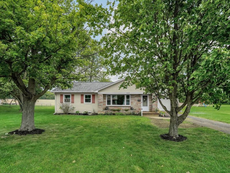 222 Hansberger Avenue, Baltimore, OH 43105 Photo 2