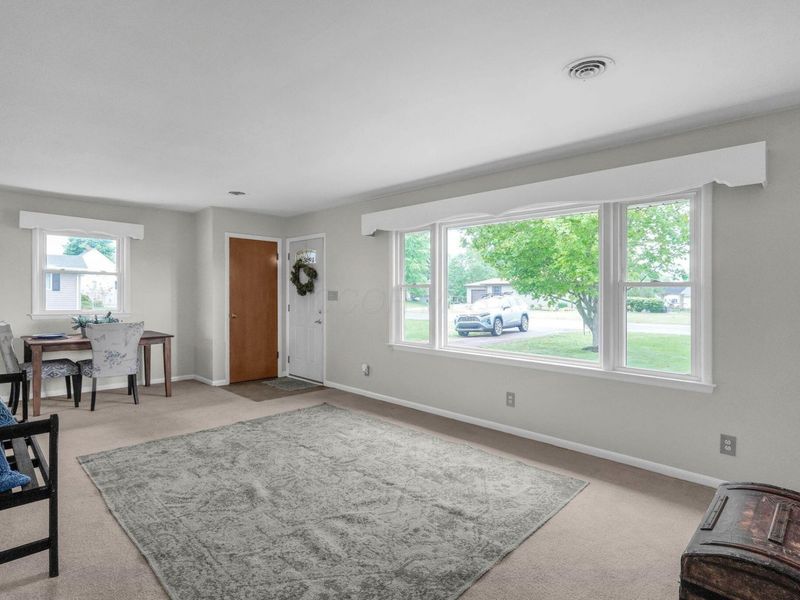 222 Hansberger Avenue, Baltimore, OH 43105 Photo 8
