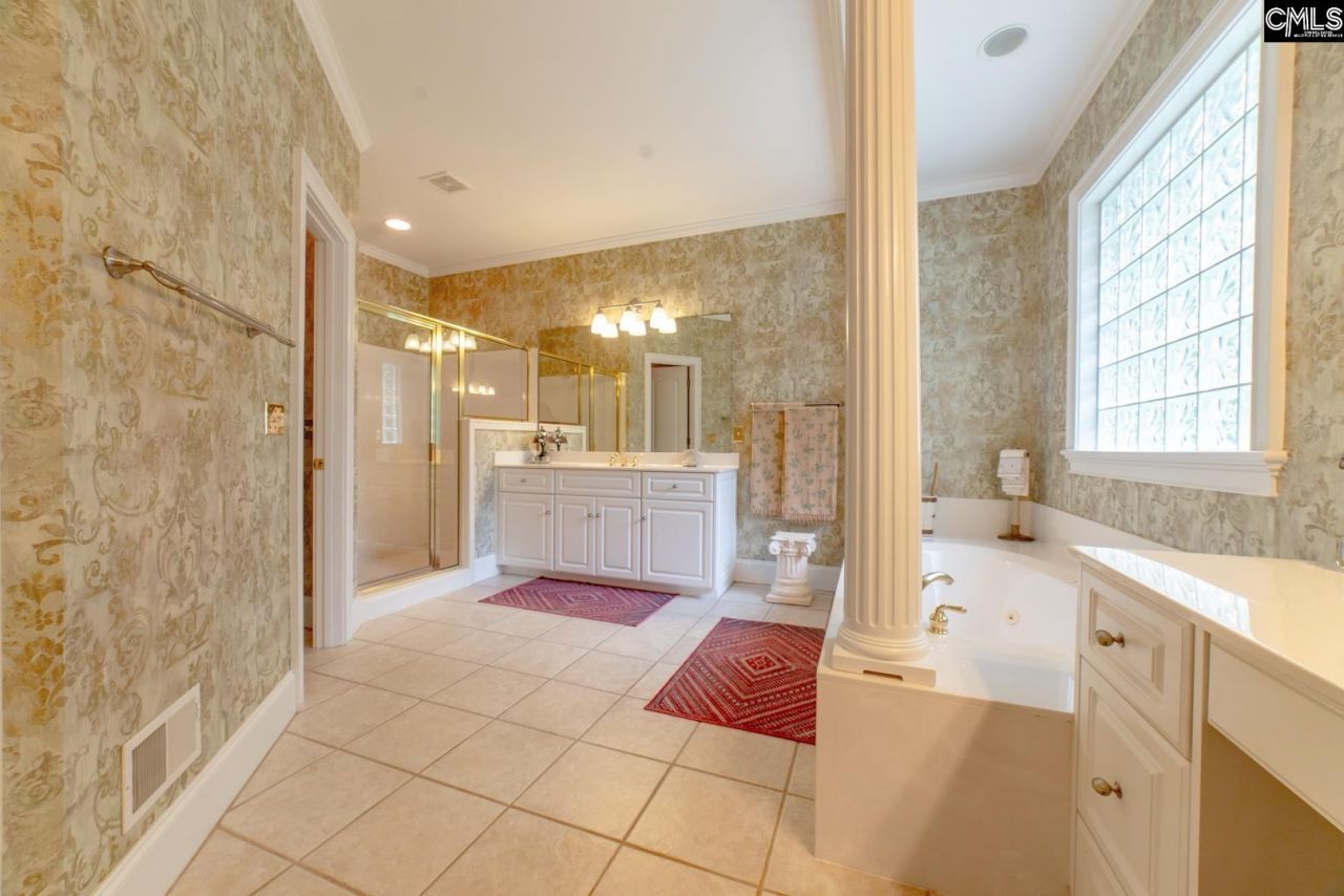 204 Ascot Glen Road Photo 16