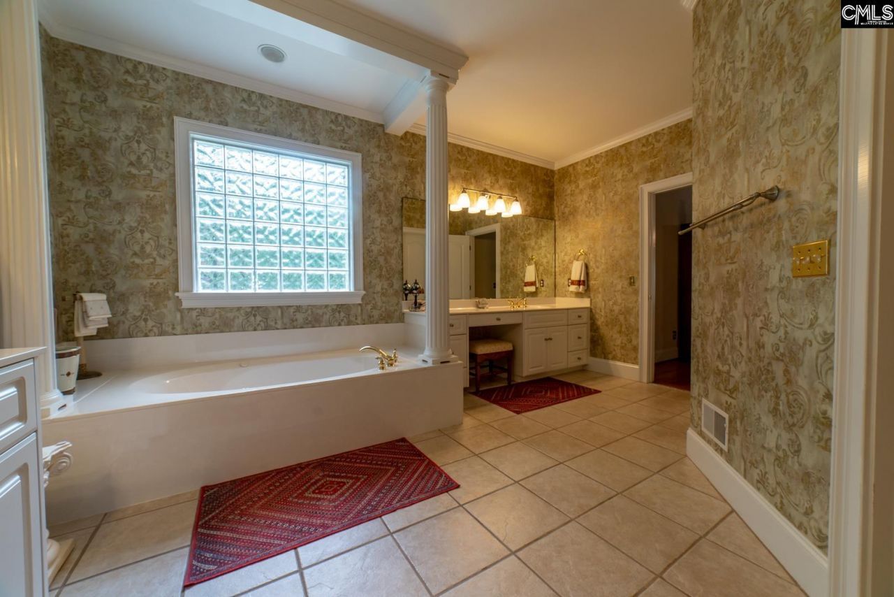 204 Ascot Glen Road Photo 40