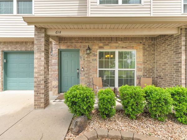 614 SW 5th Street , Bentonville, AR 72712
