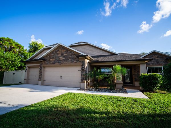 1662 SE North Blackwell Drive, Port St. Lucie, FL 34952