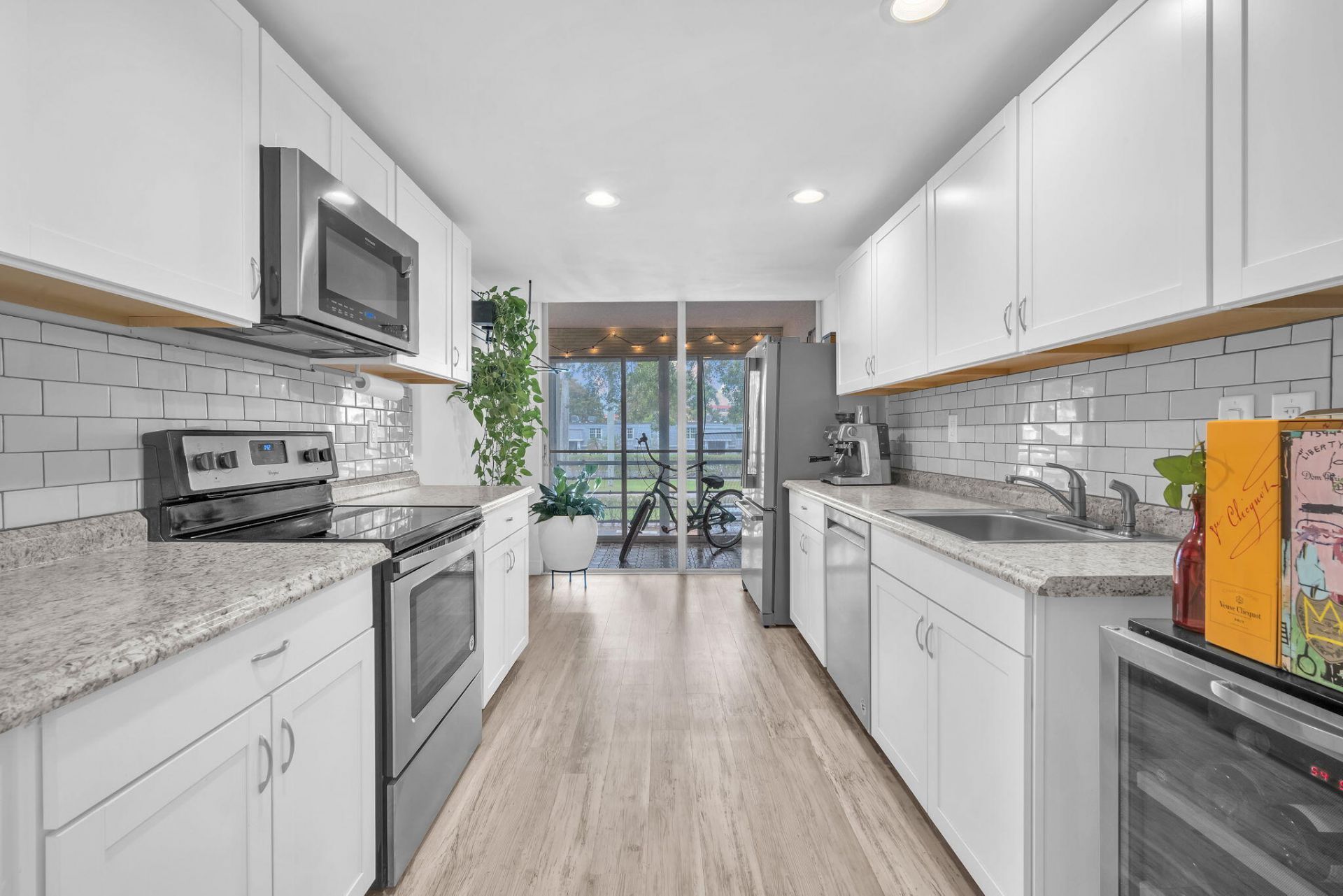 6921 Cypress Road, Unit Apt B19, Plantation, FL 33317 Photo