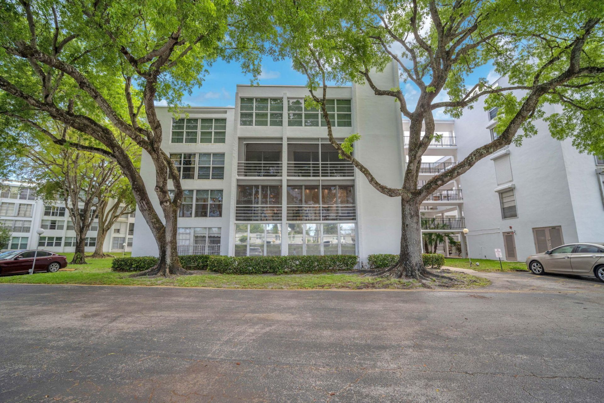 6921 Cypress Road, Unit Apt B19, Plantation, FL 33317 Photo