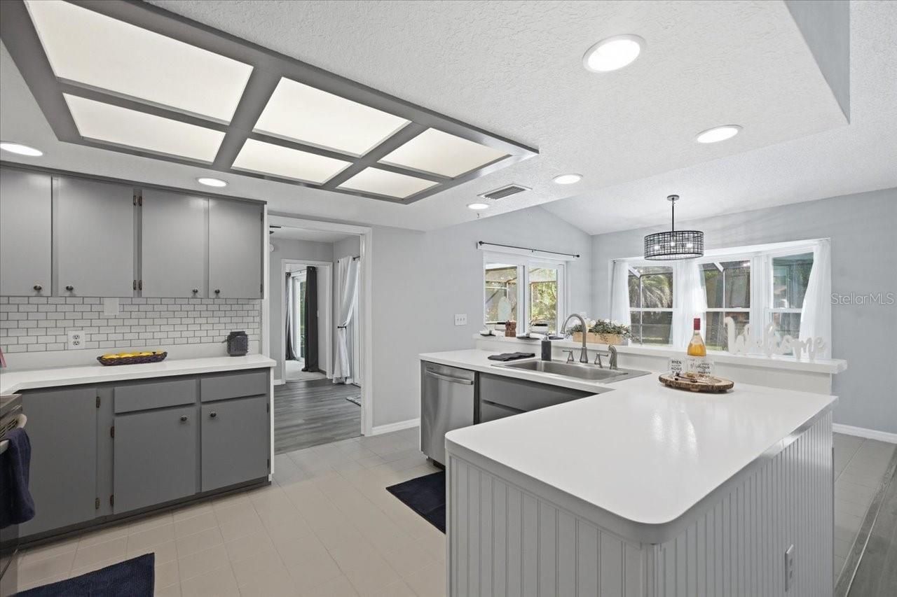 8370 Windridge Way , Weeki Wachee, FL 34613 Photo