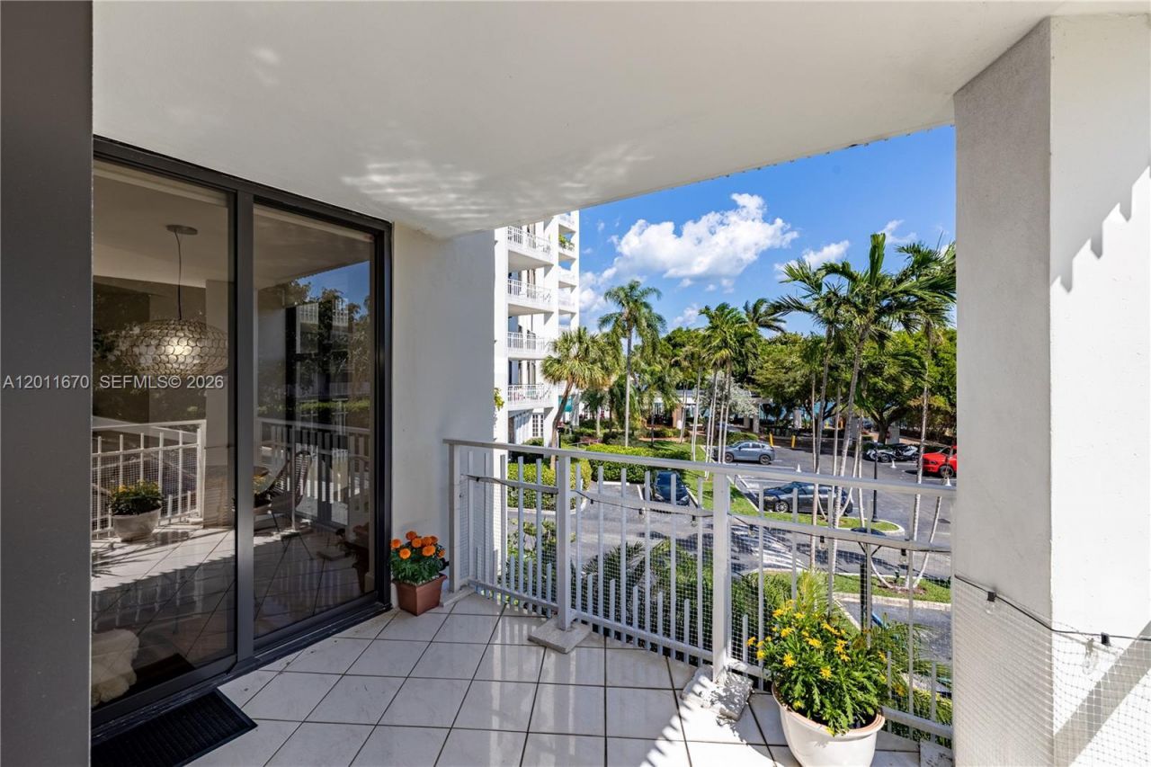4000 Towerside Ter , Unit 308, Miami, FL 33138 Photo