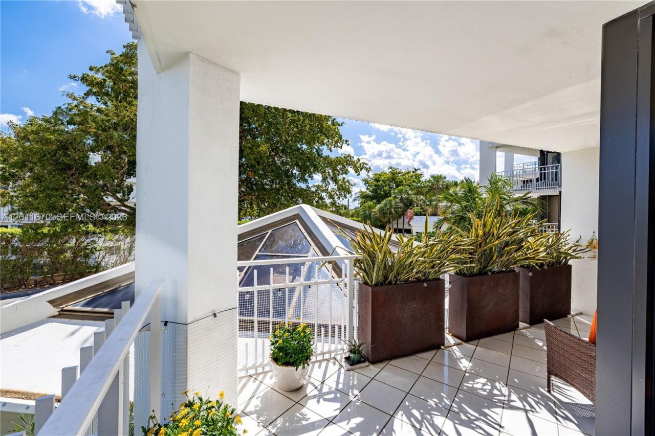 4000 Towerside Ter , Unit 308, Miami, FL 33138 Photo