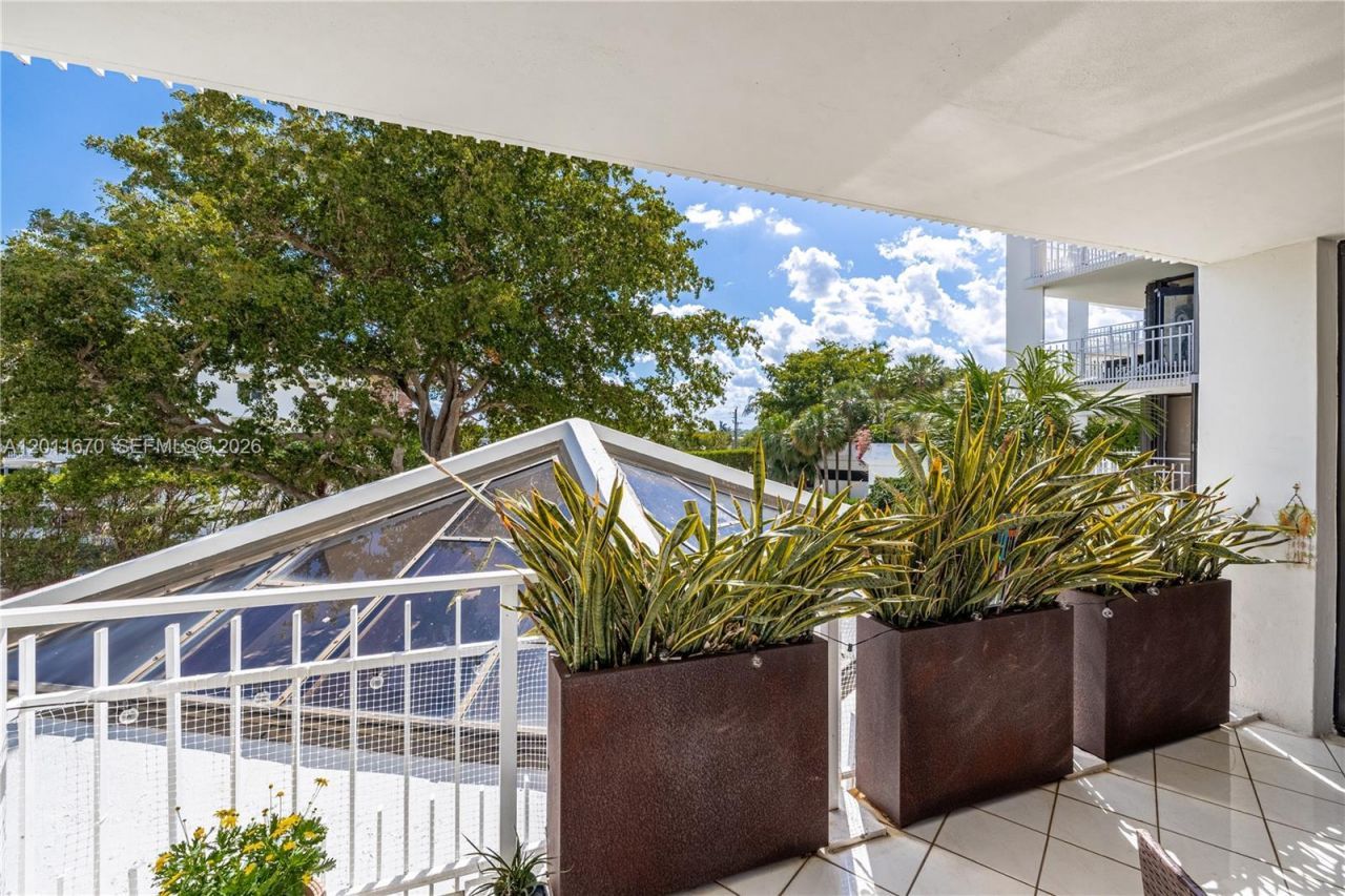 4000 Towerside Ter , Unit 308, Miami, FL 33138 Photo