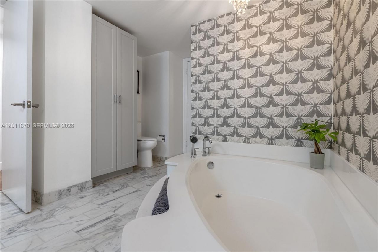 4000 Towerside Ter , Unit 308, Miami, FL 33138 Photo